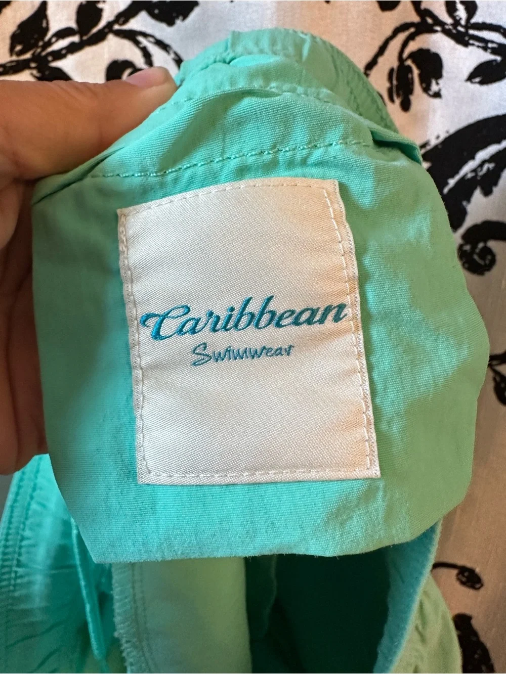 Mens Caribbean Swimwear Teal Blue Size Medium Shorts with Pockets